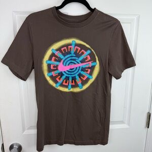 Men’s Nike Brown Tee with Vibrant Graphic